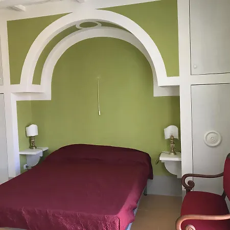 Castello Vichiano Bed & Breakfast Vatolla