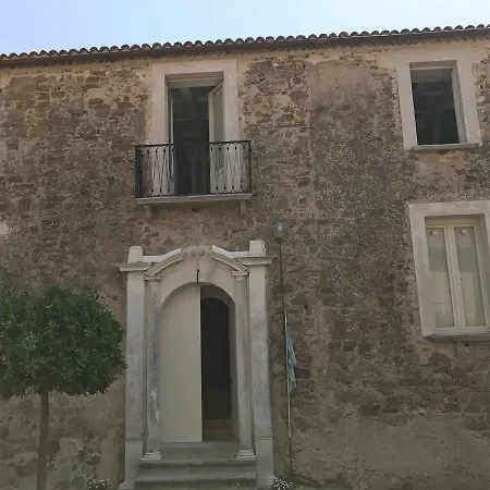 Castello Vichiano Bed & Breakfast 3*